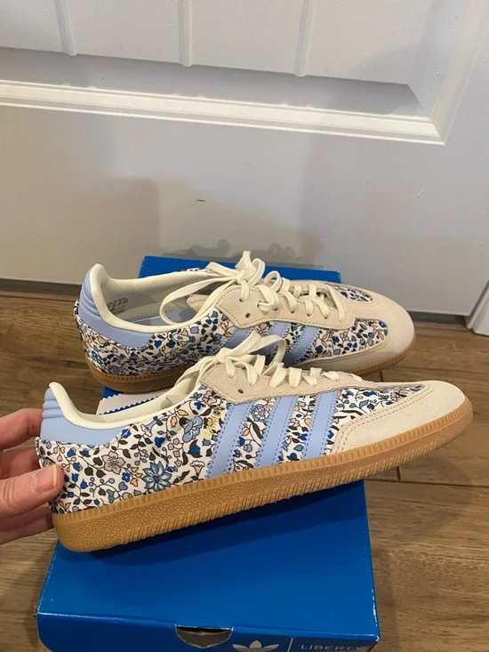 NIB Adidas samba Liberty London floral 6.5 kids (8 women’s) - Picture 9 of 12